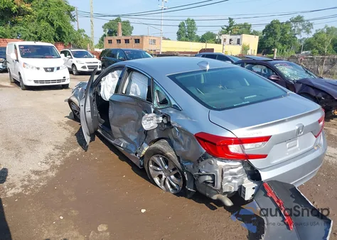 2018 Honda Accord Lx z USA, uszkodzony, nr VIN 1HGCV1F17JA076266